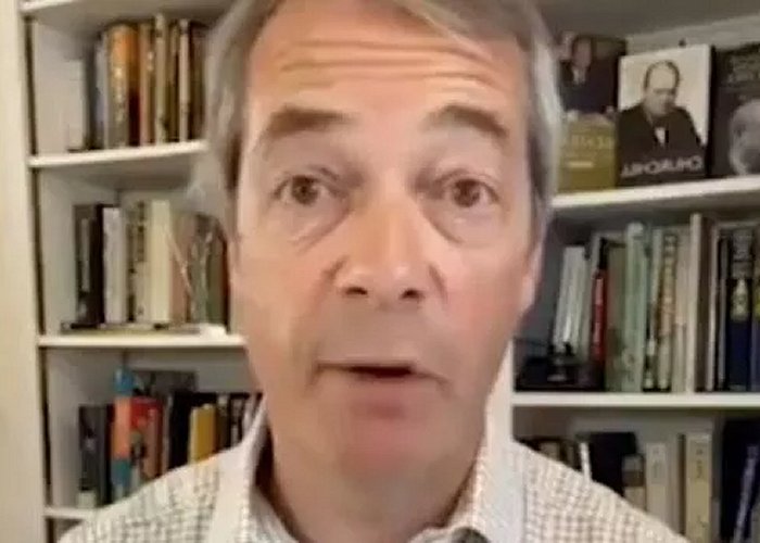 Farage warns 'mood growing in Italy' to leave EU as 'big political change' threatens bloc